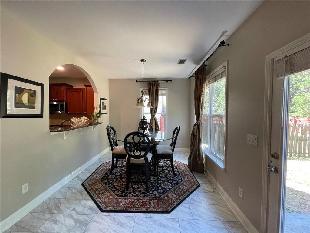 5 bedroom, 3 bathroom, 3,536 sq ft single family residence for rent at 5775 White Creek Run, Cumming, GA 30040 for $3,000 a month — photo 8