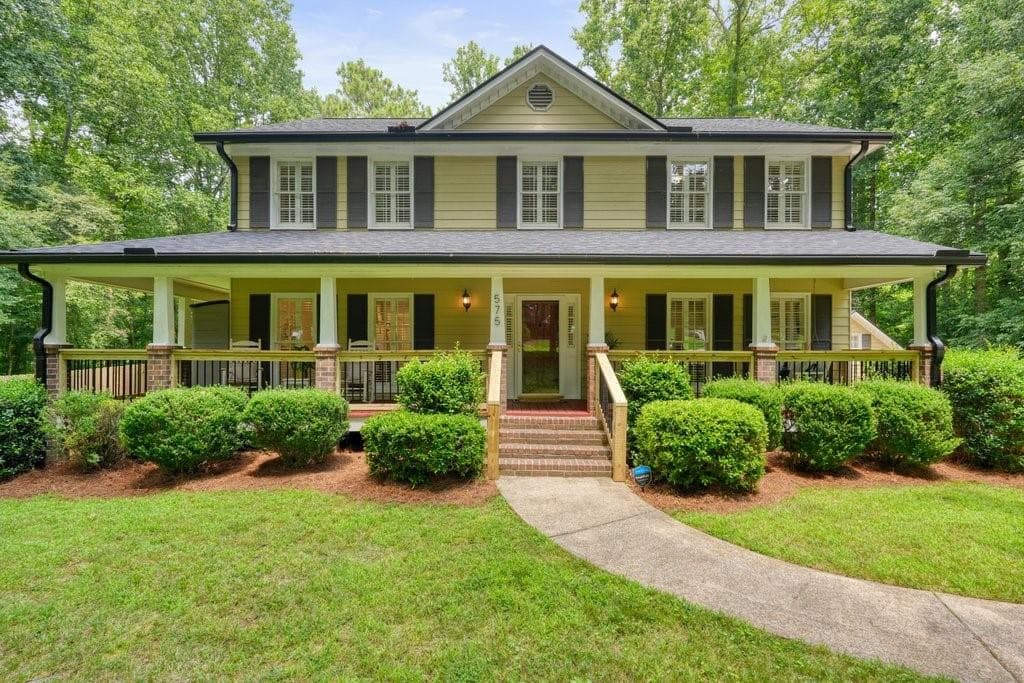 3 bedroom, 3 bathroom, 2,320 sq ft single family residence for sale at 575 Teresa Lane, Canton, GA 30115 — photo 2