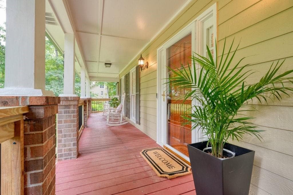3 bedroom, 3 bathroom, 2,320 sq ft single family residence for sale at 575 Teresa Lane, Canton, GA 30115 — photo 4