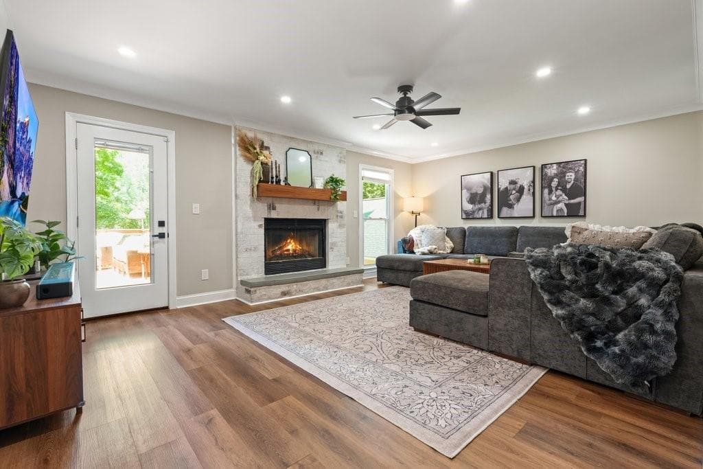 3 bedroom, 3 bathroom, 2,320 sq ft single family residence for sale at 575 Teresa Lane, Canton, GA 30115 — photo 8