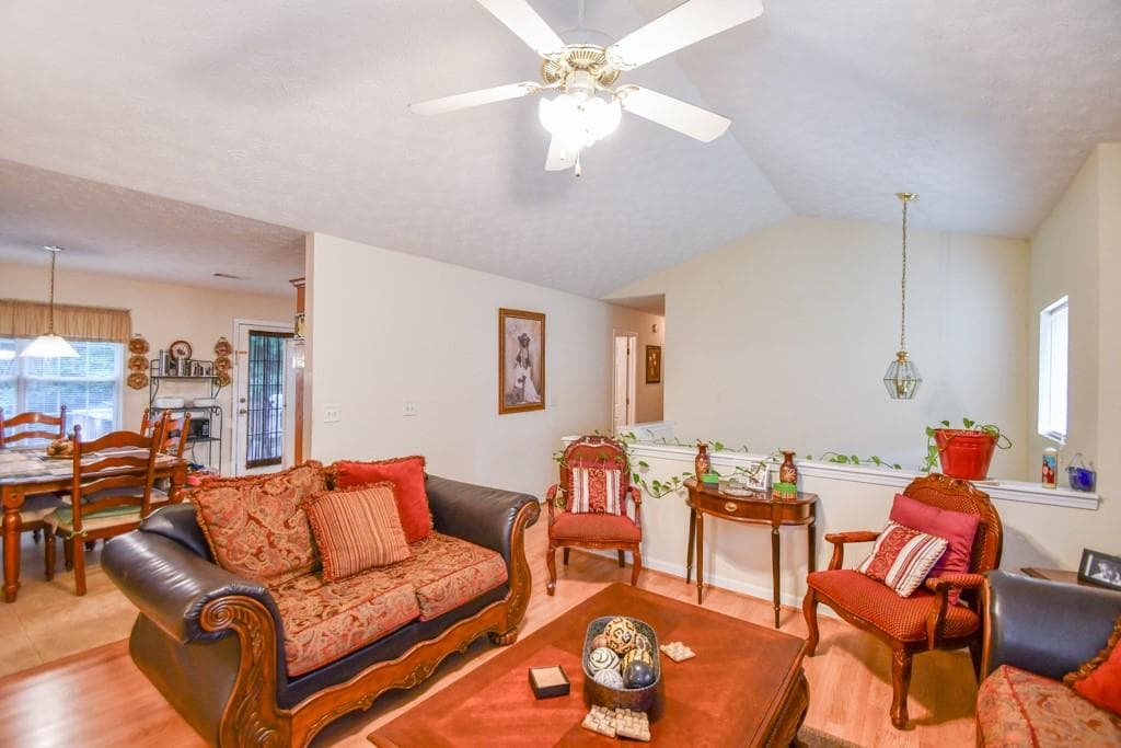 4 bedroom, 3 bathroom, 1,211 sq ft single family residence for sale at 3864 Amber Glen Lane, Gainesville, GA 30507 — photo 6