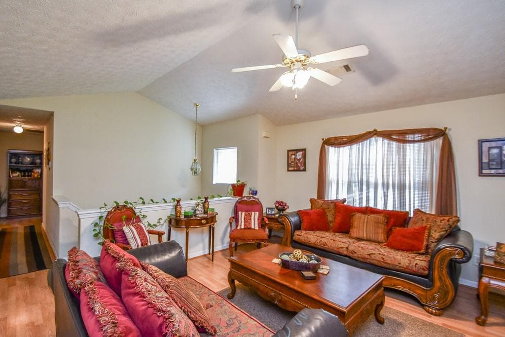 4 bedroom, 3 bathroom, 1,211 sq ft single family residence for sale at 3864 Amber Glen Lane, Gainesville, GA 30507 — photo 8