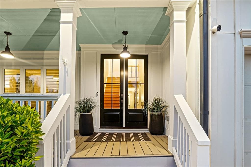 4 bedroom, 3 bathroom, 4,469 sq ft single family residence under contract at 2437 Retreat Close, Marietta, GA 30066 — photo 2