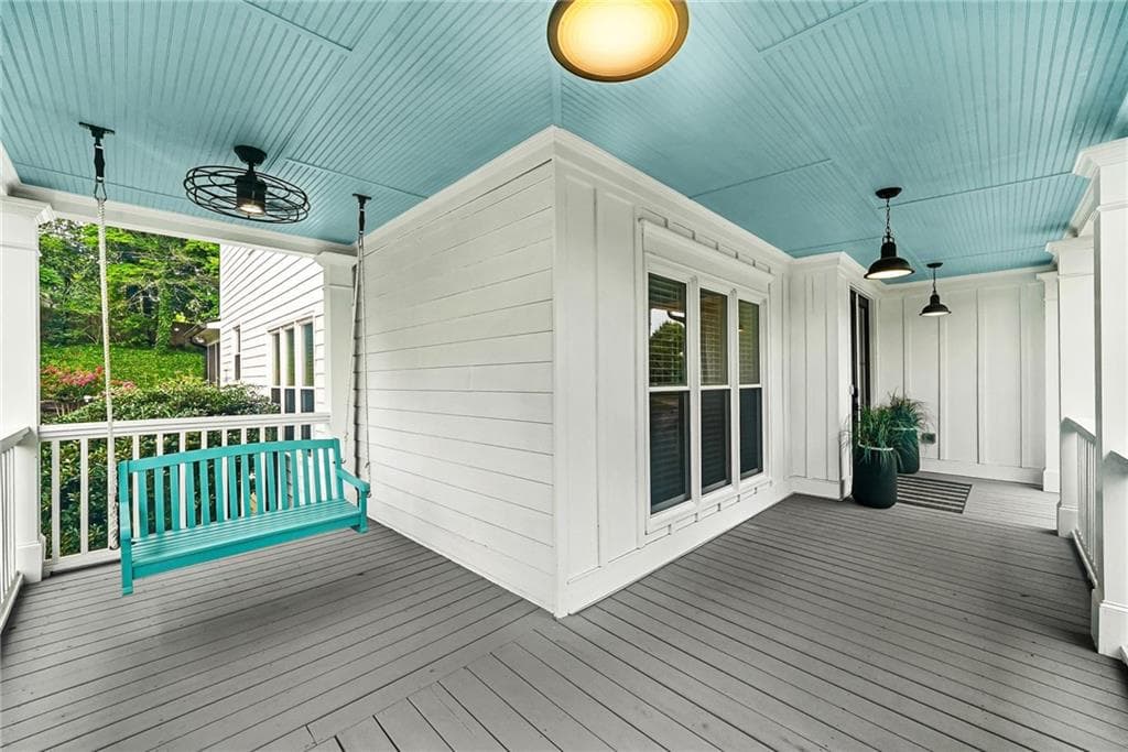 4 bedroom, 3 bathroom, 4,469 sq ft single family residence under contract at 2437 Retreat Close, Marietta, GA 30066 — photo 3
