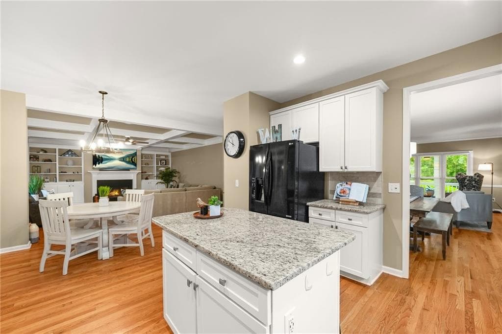 4 bedroom, 3 bathroom, 4,469 sq ft single family residence under contract at 2437 Retreat Close, Marietta, GA 30066 — photo 5