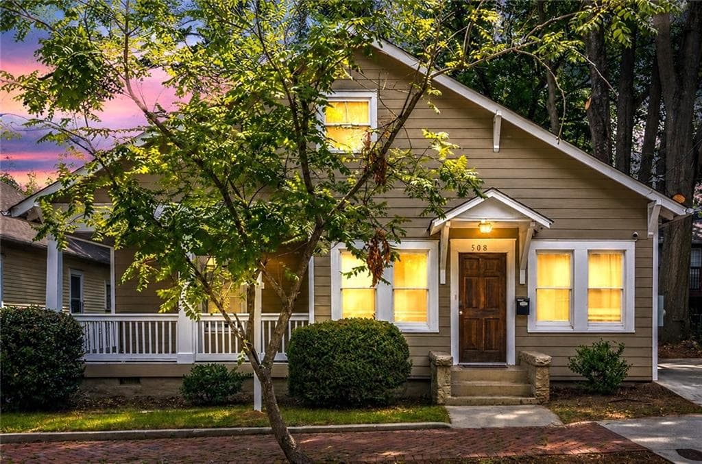 3 bedroom, 2 bathroom, 1,804 sq ft single family residence for sale at 508 Lawton Street, Atlanta, GA 30310 — photo 1 of 41