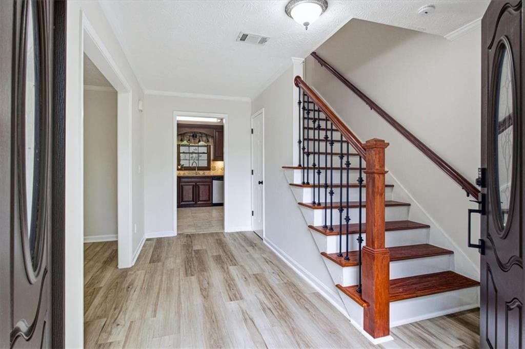 4 bedroom, 3 bathroom, 2,336 sq ft single family residence for sale at 526 Jasmine Court, Norcross, GA 30093 — photo 4