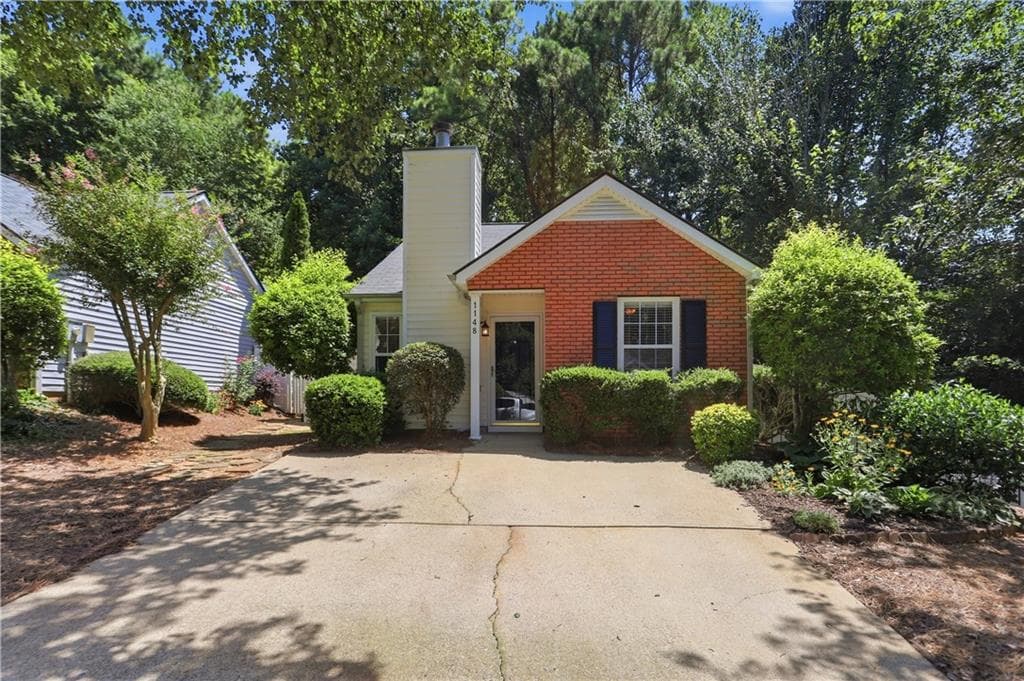 2 bedroom, 1 bathroom, 908 sq ft single family residence for sale at 1148 Britley Park Lane, Woodstock, GA 30189