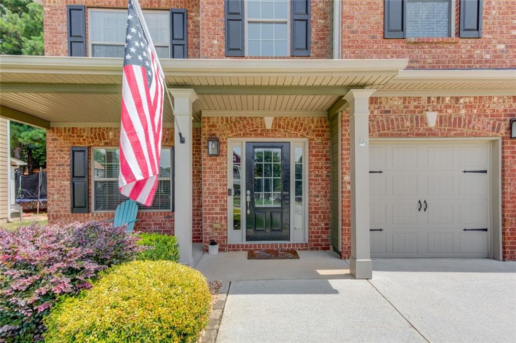 4 bedroom, 3 bathroom, 2,488 sq ft single family residence for sale at 5719 Berkshire Trace, Braselton, GA 30517 — photo 3