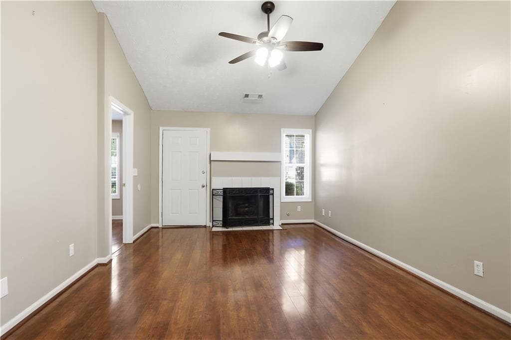 2 bedroom, 1 bathroom, 908 sq ft single family residence for sale at 1148 Britley Park Lane, Woodstock, GA 30189 — photo 4