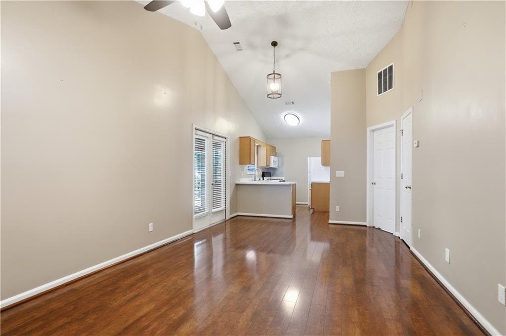 2 bedroom, 1 bathroom, 908 sq ft single family residence for sale at 1148 Britley Park Lane, Woodstock, GA 30189 — photo 5