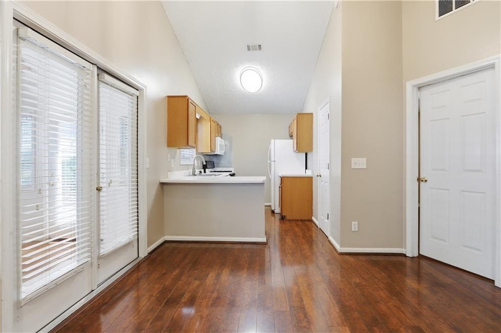 2 bedroom, 1 bathroom, 908 sq ft single family residence for sale at 1148 Britley Park Lane, Woodstock, GA 30189 — photo 6