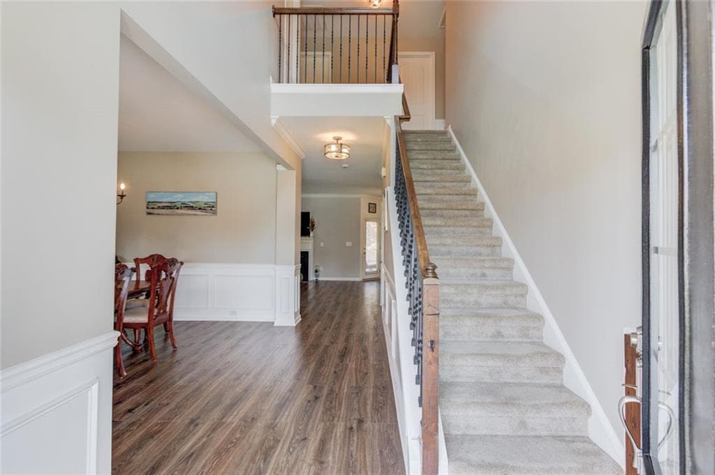 4 bedroom, 3 bathroom, 2,488 sq ft single family residence for sale at 5719 Berkshire Trace, Braselton, GA 30517 — photo 4