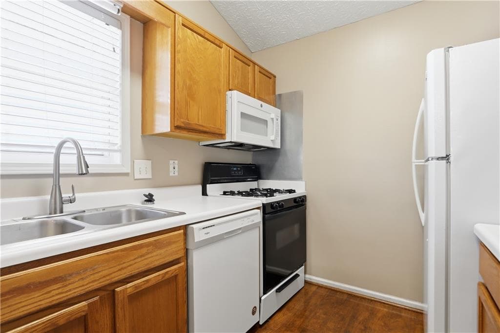 2 bedroom, 1 bathroom, 908 sq ft single family residence for sale at 1148 Britley Park Lane, Woodstock, GA 30189 — photo 8