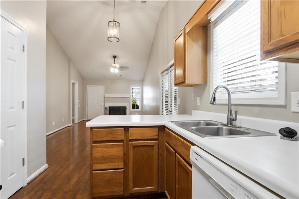 2 bedroom, 1 bathroom, 908 sq ft single family residence for sale at 1148 Britley Park Lane, Woodstock, GA 30189 — photo 9