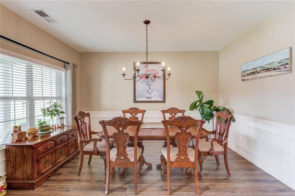 4 bedroom, 3 bathroom, 2,488 sq ft single family residence for sale at 5719 Berkshire Trace, Braselton, GA 30517 — photo 6