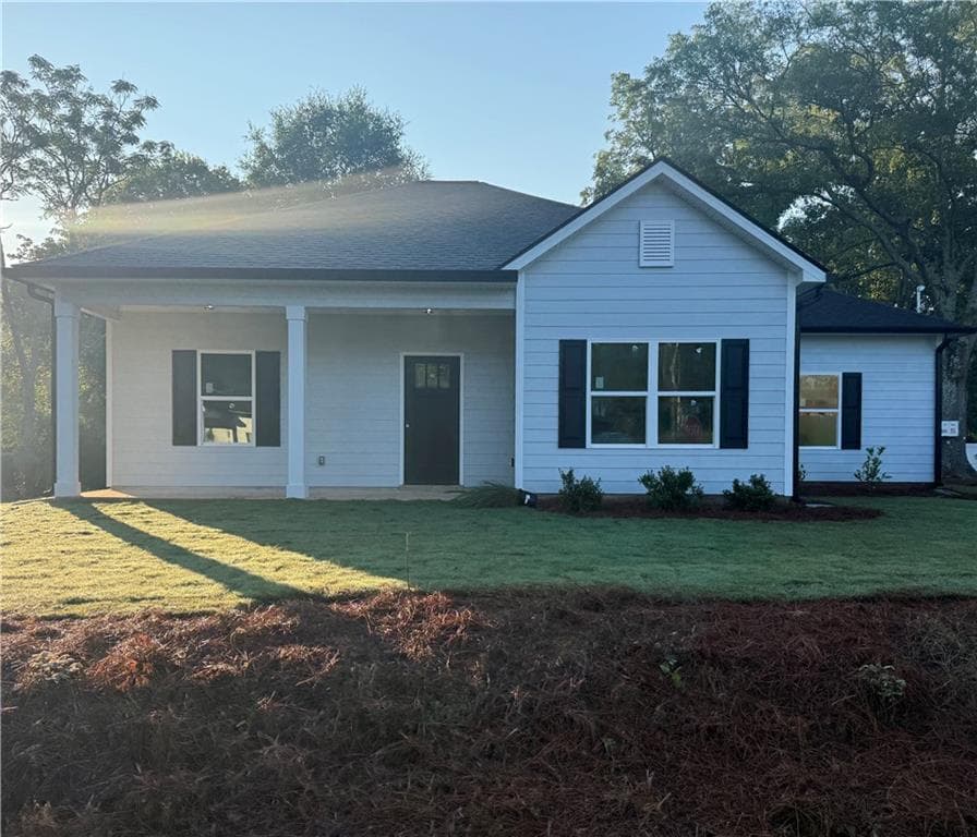 3 bedroom, 2 bathroom, 1,460 sq ft single family residence for rent at 2163 W. Highway 16 Street, Newnan, GA 30263 for $2,100 a month — photo 1 of 35
