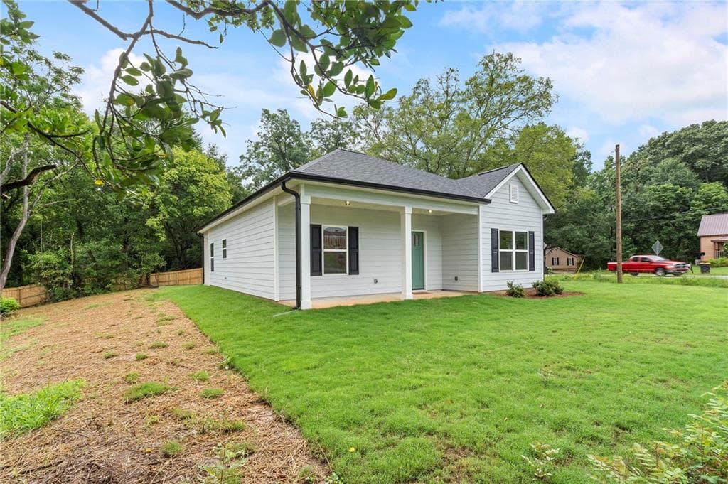 3 bedroom, 2 bathroom, 1,460 sq ft single family residence for rent at 2163 W. Highway 16 Street, Newnan, GA 30263 for $2,100 a month — photo 2
