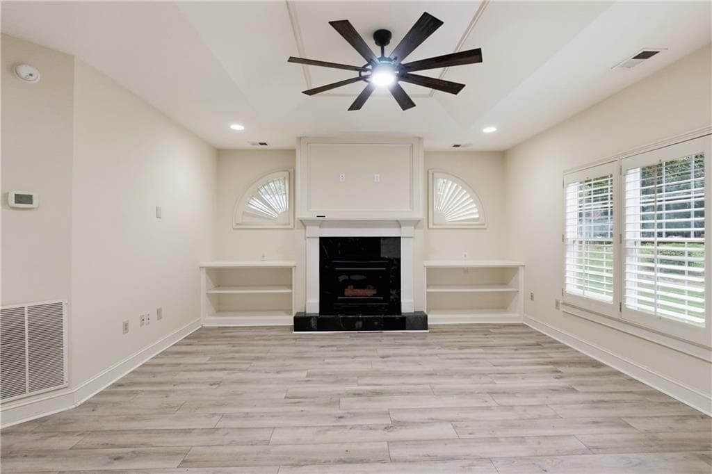2 bedroom, 2 bathroom, 1,718 sq ft single family residence for sale at 100 Clay Court, Tyrone, GA 30290 — photo 3