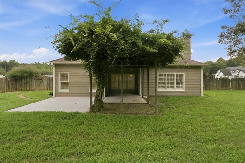 2 bedroom, 2 bathroom, 1,718 sq ft single family residence for sale at 100 Clay Court, Tyrone, GA 30290 — photo 5