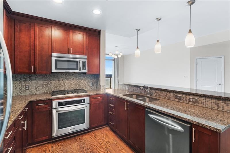 1 bedroom, 2 bathroom, 1,244 sq ft condominium for rent at 270 17th Street 2307, Atlanta, GA 30363 for $2,700 a month — photo 9