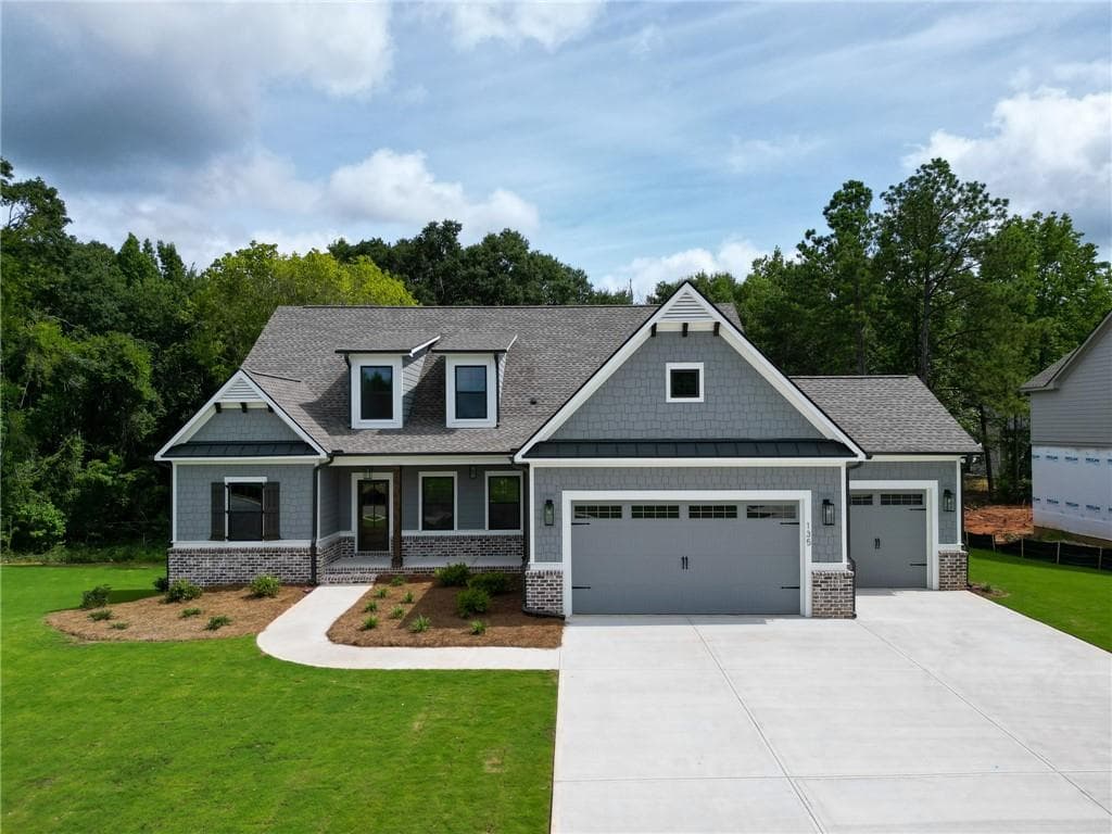 4 bedroom, 3 bathroom, 2,759 sq ft single family residence for sale at 135 River Ridge Walk, Monroe, GA 30656 — photo 3