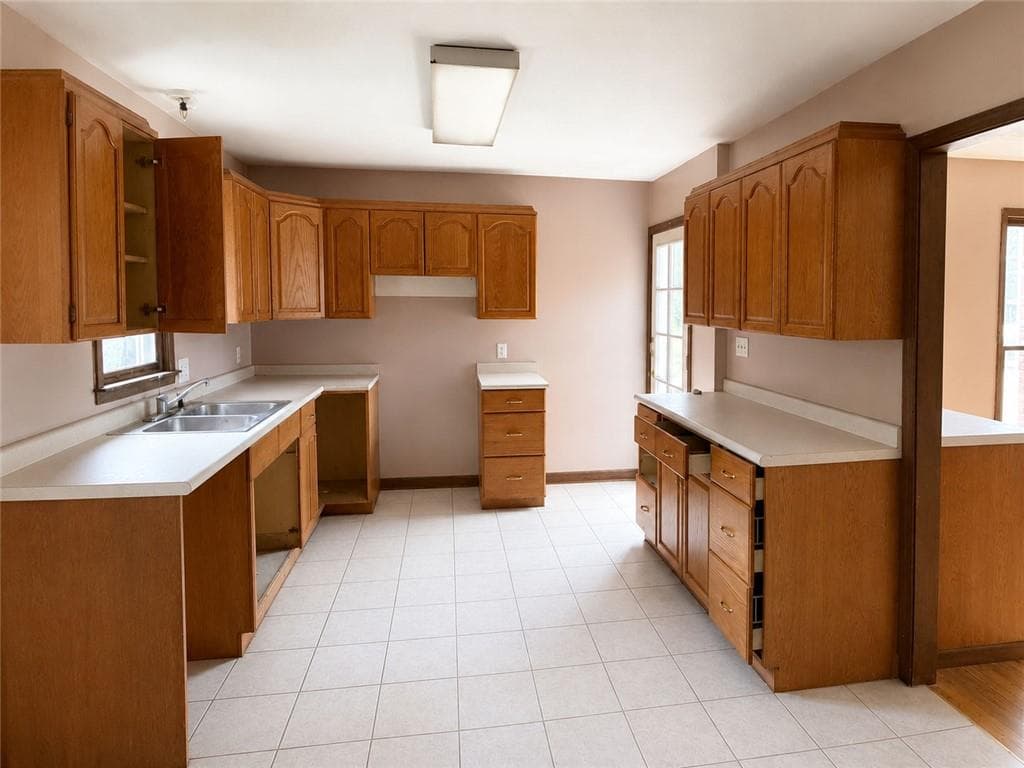 3 bedroom, 3 bathroom, 2,250 sq ft single family residence under contract at 5855 Oakdale Road, Mableton, GA 30126 — photo 4