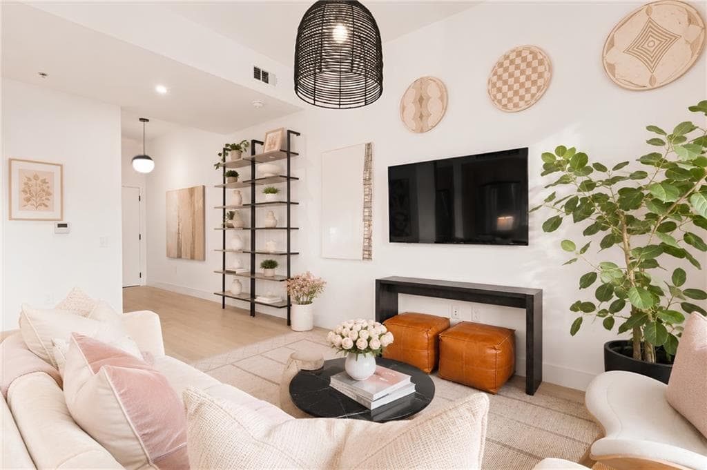 1 bedroom, 1 bathroom, 630 sq ft condominium for sale at 567 Ponce De Leon Avenue 605, Atlanta, GA 30308 — photo 9