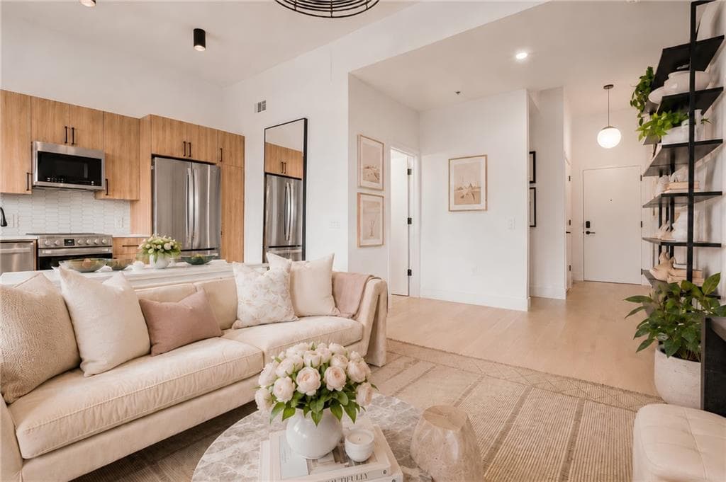 1 bedroom, 1 bathroom, 630 sq ft condominium for sale at 567 Ponce De Leon Avenue 605, Atlanta, GA 30308 — photo 10