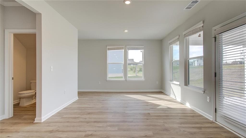 4 bedroom, 3 bathroom, 3,403 sq ft single family residence under contract at 737 Dunlake Way, Locust Grove, GA 30248 — photo 7