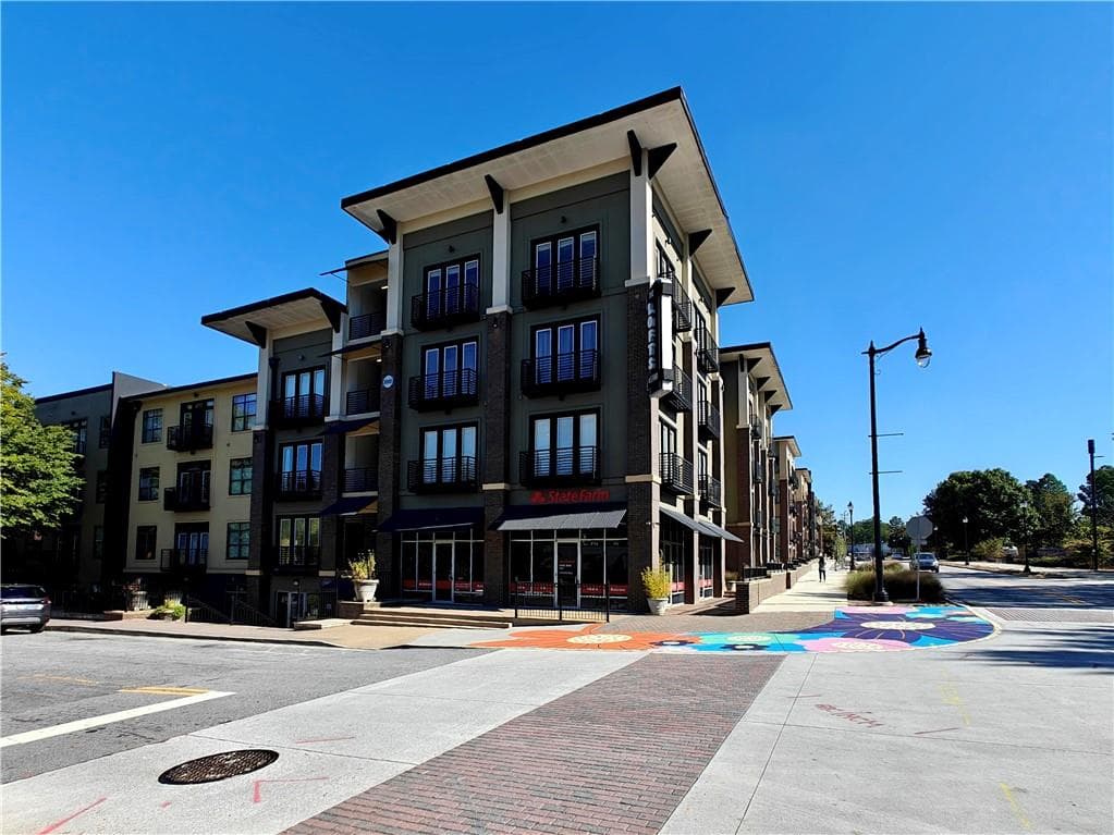 1 bedroom, 1 bathroom, 794 sq ft condominium for sale at 5300 Peachtree Road 2401, Chamblee, GA 30341