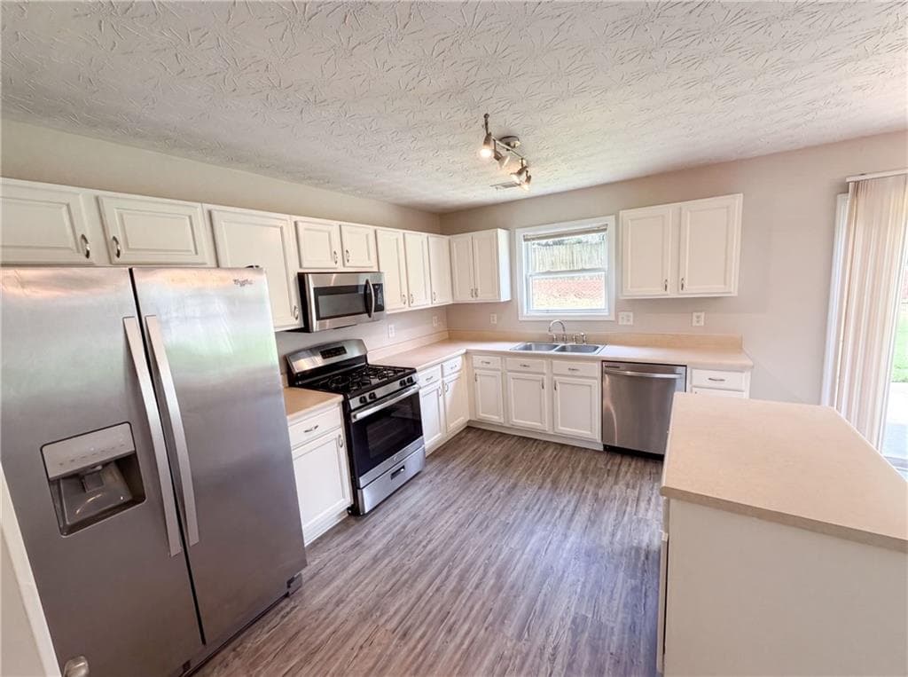 3 bedroom, 3 bathroom, 1,712 sq ft single family residence for sale at 4636 Pine Acre Circle, Buford, GA 30518 — photo 6