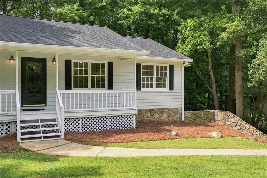 3 bedroom, 2 bathroom, 1,344 sq ft single family residence under contract at 1208 Acorn Lane, Woodstock, GA 30189 — photo 4