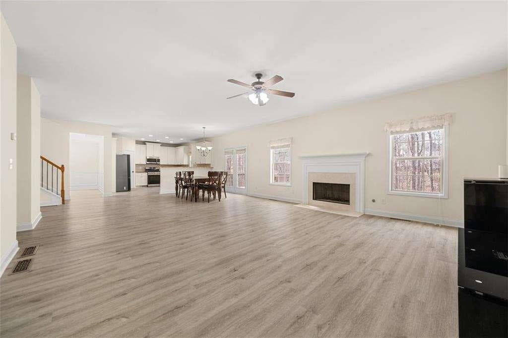 4 bedroom, 3 bathroom, 4,658 sq ft single family residence for sale at 1300 Primrose Park Road, Sugar Hill, GA 30518 — photo 5