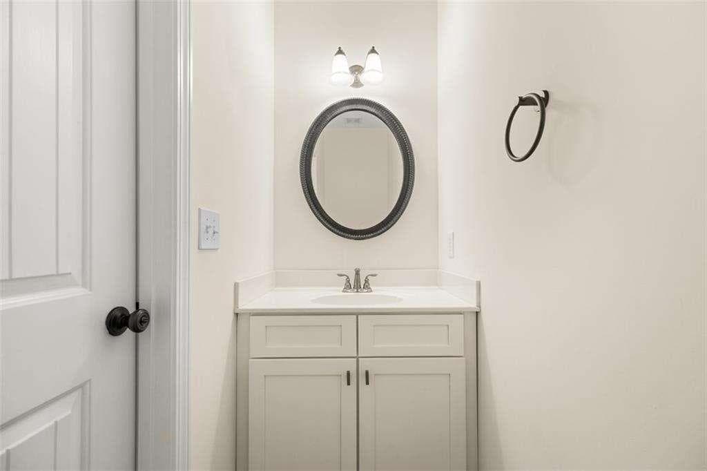 4 bedroom, 3 bathroom, 4,658 sq ft single family residence for sale at 1300 Primrose Park Road, Sugar Hill, GA 30518 — photo 9