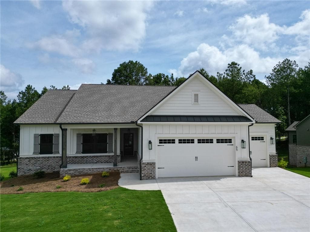 4 bedroom, 3 bathroom, 2,203 sq ft single family residence for sale at 65 River Ridge Walk, Monroe, GA 30656 — photo 2