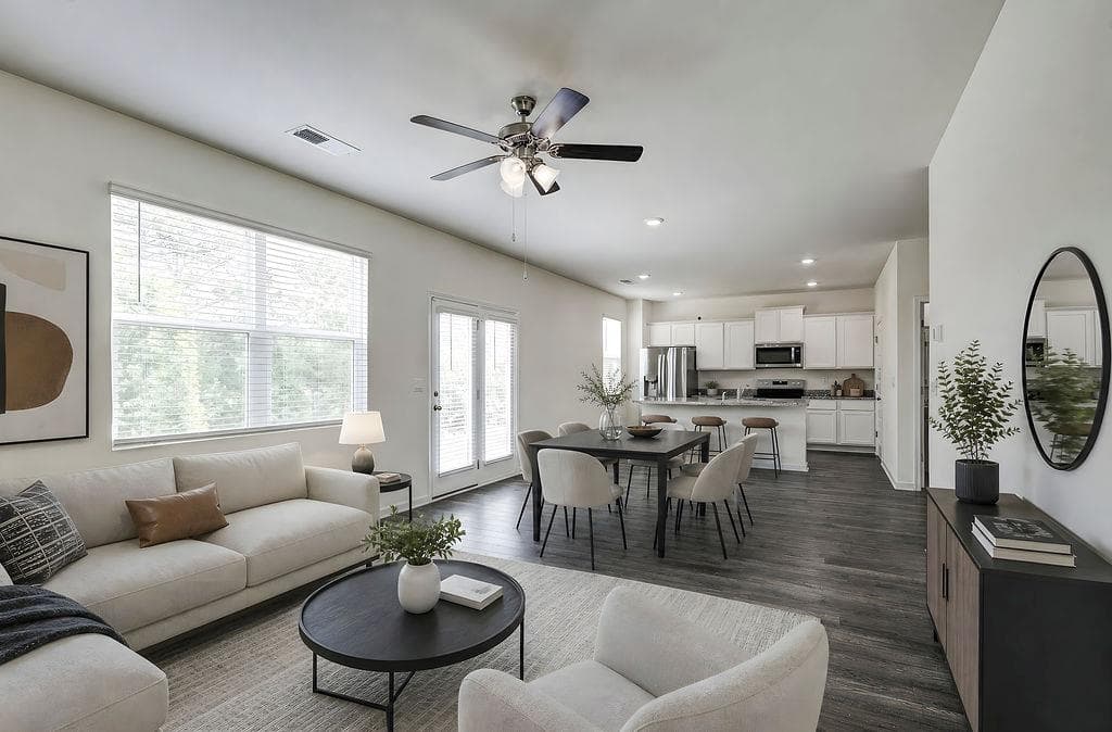 4 bedroom, 3 bathroom, 2,202 sq ft single family residence under contract at 206 Aster Avenue, Locust Grove, GA 30248 — photo 7