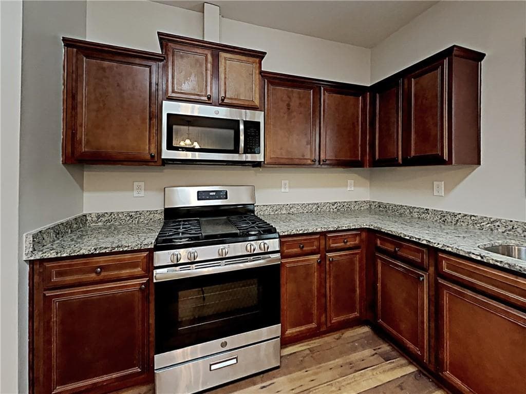 4 bedroom, 3 bathroom, 2,298 sq ft single family residence for rent at 4339 Pearhaven Lane, Gainesville, GA 30504 for $2,255 a month — photo 2
