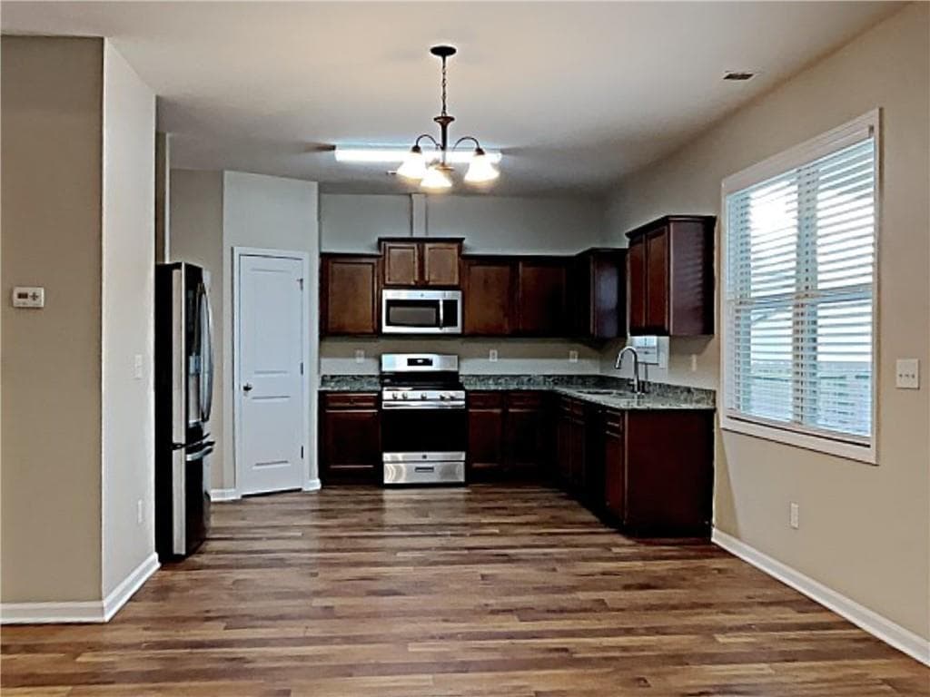 4 bedroom, 3 bathroom, 2,298 sq ft single family residence for rent at 4339 Pearhaven Lane, Gainesville, GA 30504 for $2,255 a month — photo 3