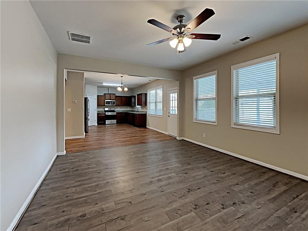 4 bedroom, 3 bathroom, 2,298 sq ft single family residence for rent at 4339 Pearhaven Lane, Gainesville, GA 30504 for $2,255 a month — photo 6