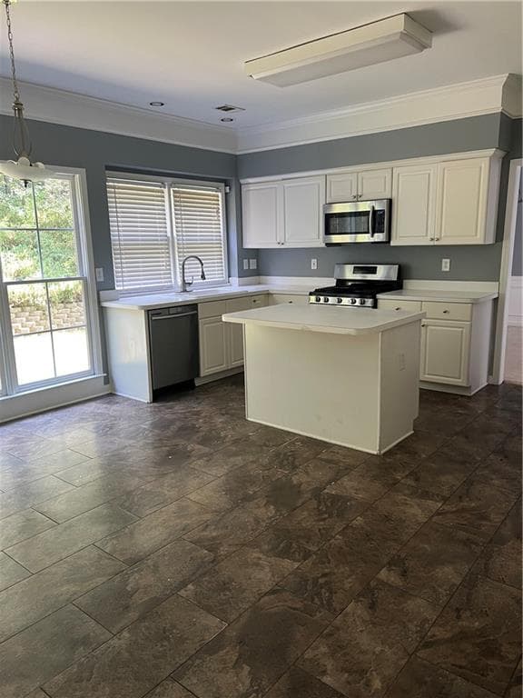 4 bedroom, 3 bathroom, 2,550 sq ft single family residence for rent at 6435 Stapleford Lane, Johns Creek, GA 30097 for $2,800 a month — photo 8