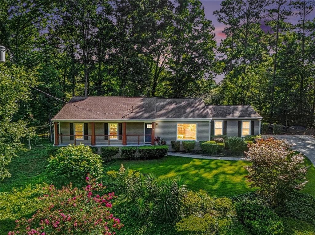3 bedroom, 2 bathroom, 2,476 sq ft single family residence for sale at 480 Surrey Place, Marietta, GA 30068