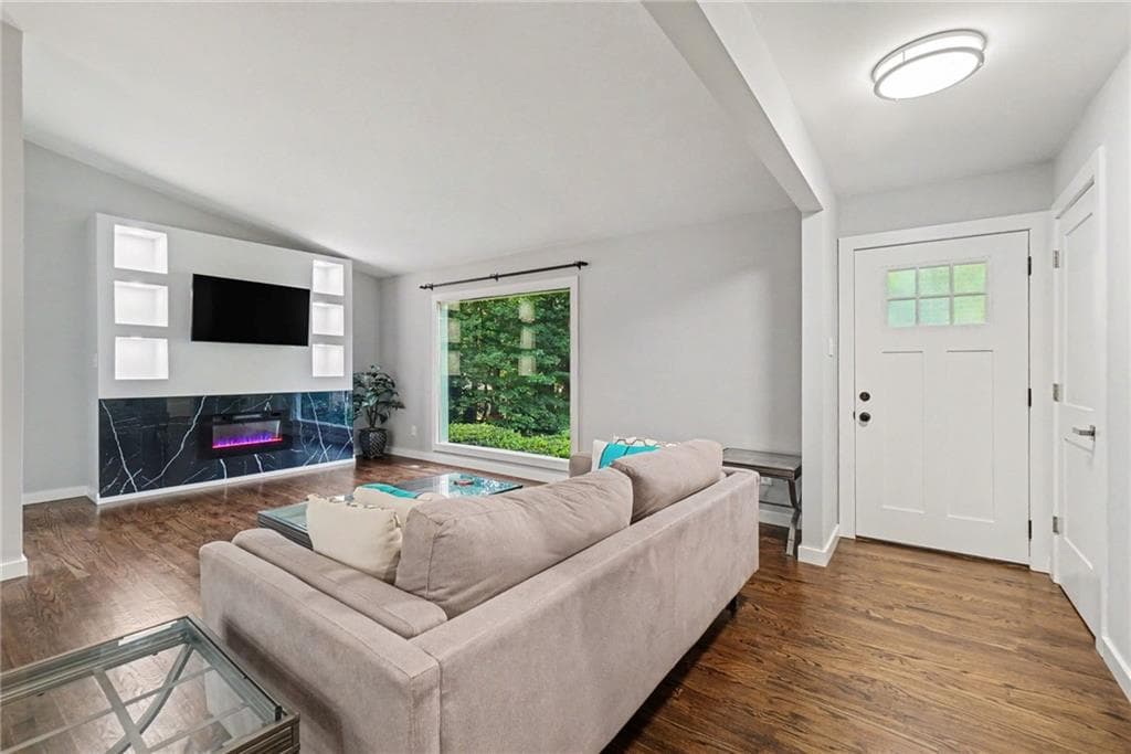 3 bedroom, 2 bathroom, 2,476 sq ft single family residence for sale at 480 Surrey Place, Marietta, GA 30068 — photo 6