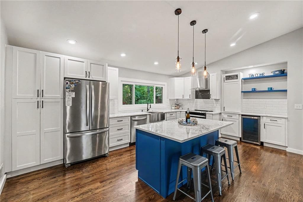 3 bedroom, 2 bathroom, 2,476 sq ft single family residence for sale at 480 Surrey Place, Marietta, GA 30068 — photo 9
