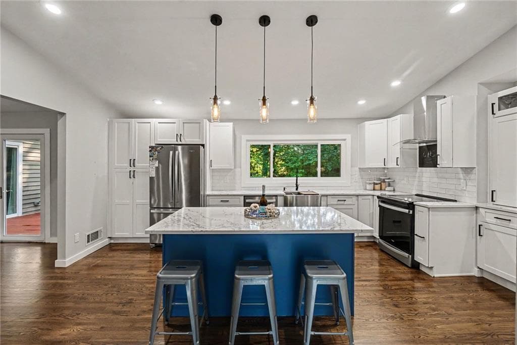 3 bedroom, 2 bathroom, 2,476 sq ft single family residence for sale at 480 Surrey Place, Marietta, GA 30068 — photo 10