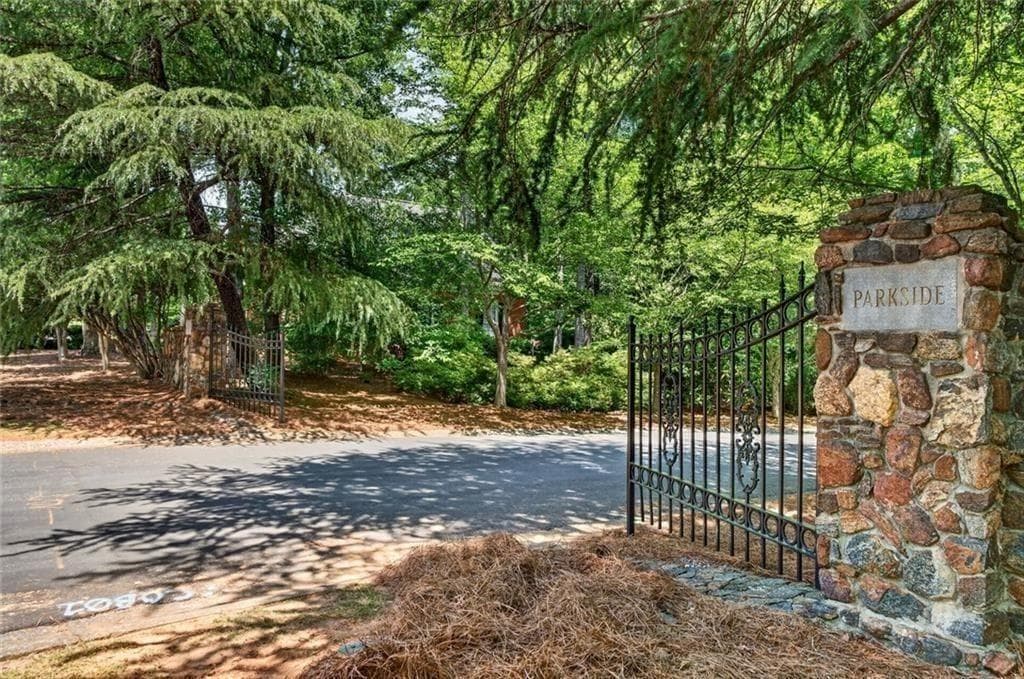 7 bedroom, 7 bathroom, 7,420 sq ft single family residence under contract at 751 Parkside Trail, Marietta, GA 30064 — photo 3