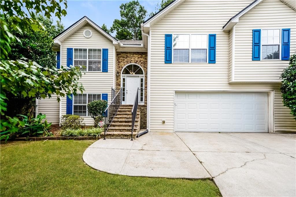 5 bedroom, 3 bathroom, 2,466 sq ft single family residence for rent at 805 Lewis Ridge Circle, Lawrenceville, GA 30045 for $2,775 a month — photo 1 of 15