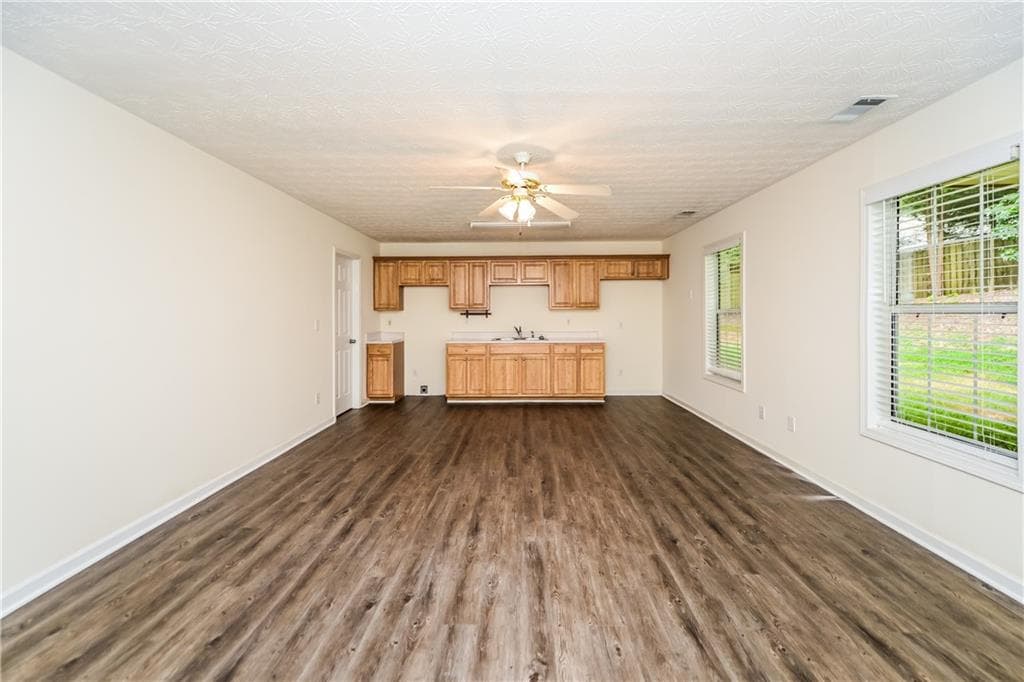5 bedroom, 3 bathroom, 2,466 sq ft single family residence for rent at 805 Lewis Ridge Circle, Lawrenceville, GA 30045 for $2,775 a month — photo 4