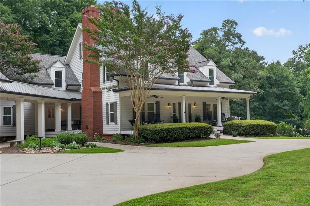 6 bedroom, 5 bathroom, 7,604 sq ft single family residence for sale at 3380 Hill Forest Trail, Acworth, GA 30101 — photo 2