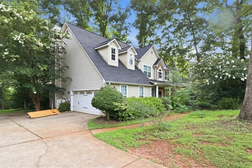 5 bedroom, 3 bathroom, 3,056 sq ft single family residence for sale at 3011 Sarah Lane, Griffin, GA 30224 — photo 2